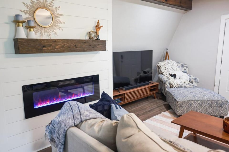 Communal lounge/ TV room, TV and multimedia, Living room, Photo of the whole room, Seating area, Evening entertainment