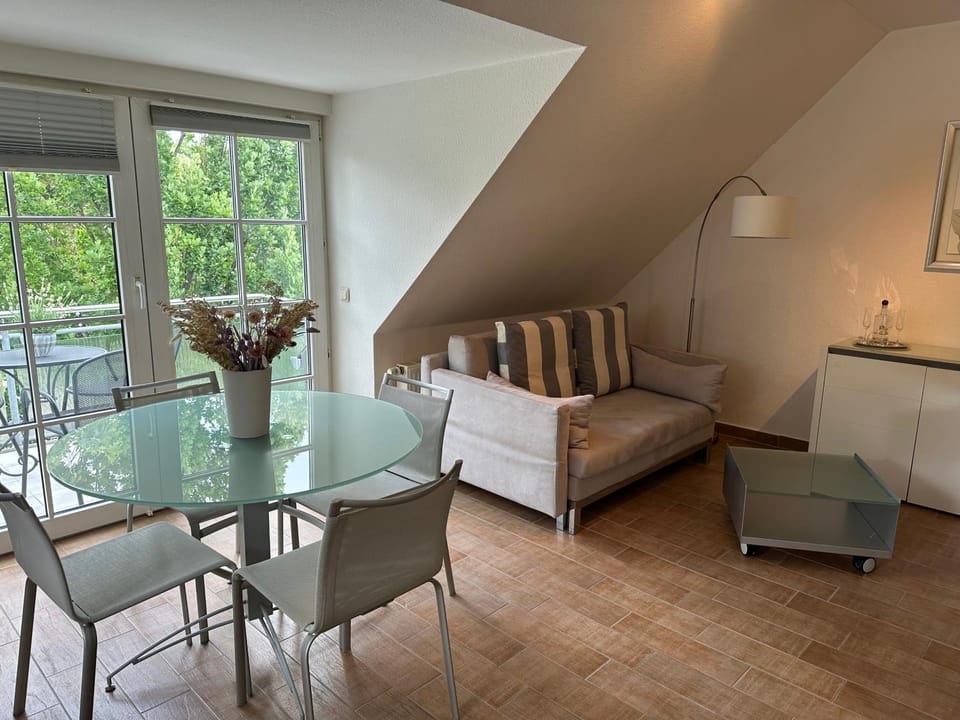 Living room, Seating area, Dining area