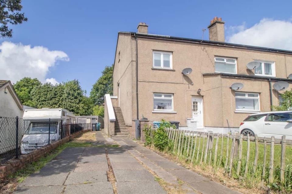 Leven Loft - 2 Bed Flat in Coatbridge Apartment in Coatbridge