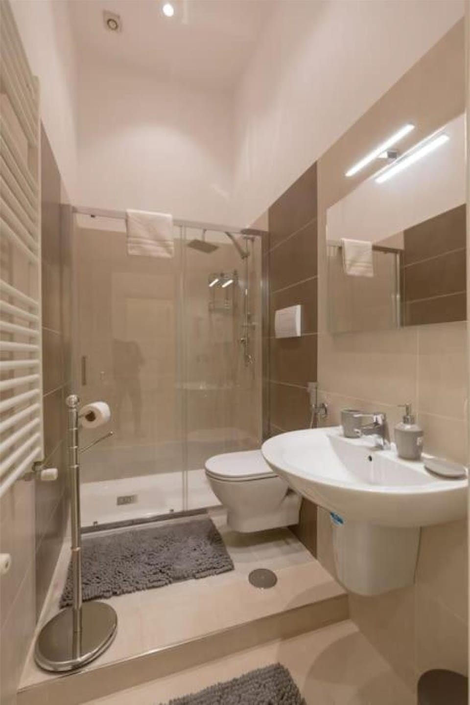 Shower, Toilet, Bathroom