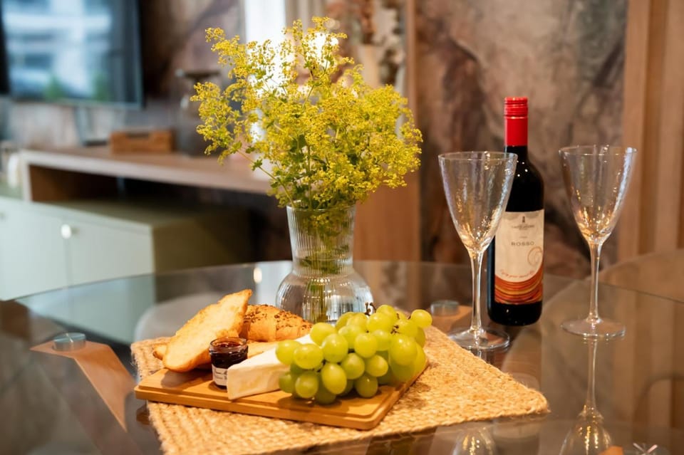 Food, Alcoholic drinks