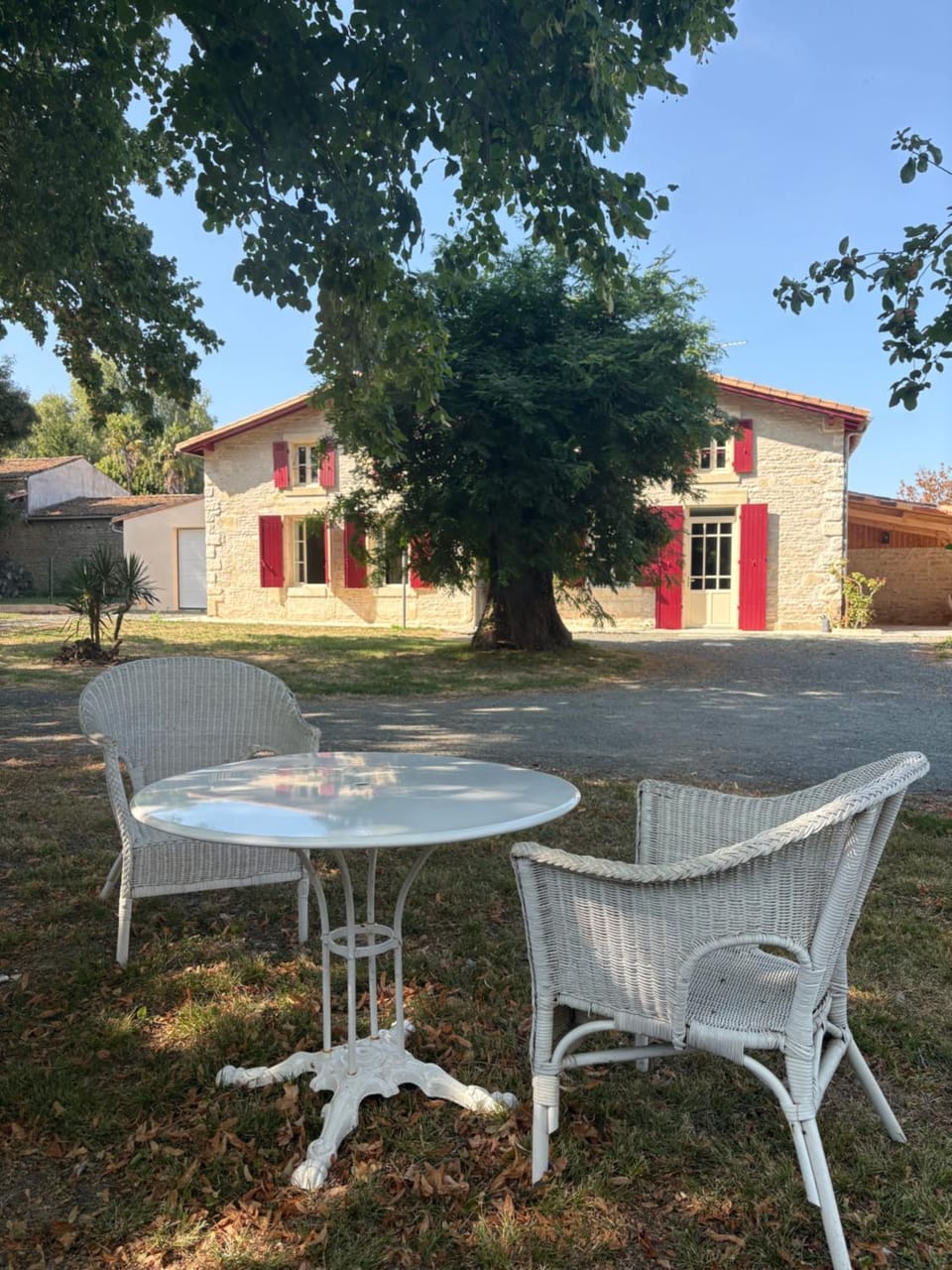 Day, Garden, Garden, Dining area, Garden view