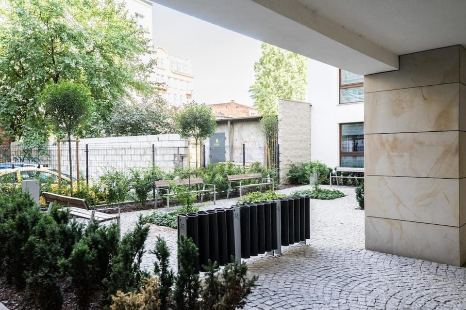 Property building, Spring, Day, Garden, Garden view