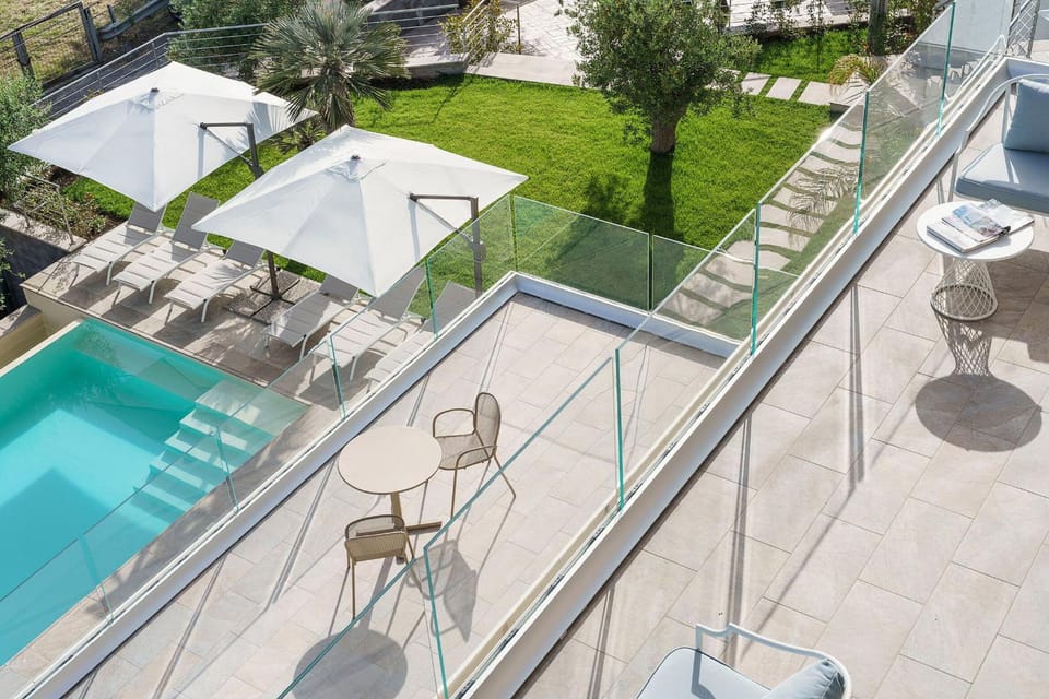 Property building, Facade/entrance, Spring, Activities, Summer, Garden, Other