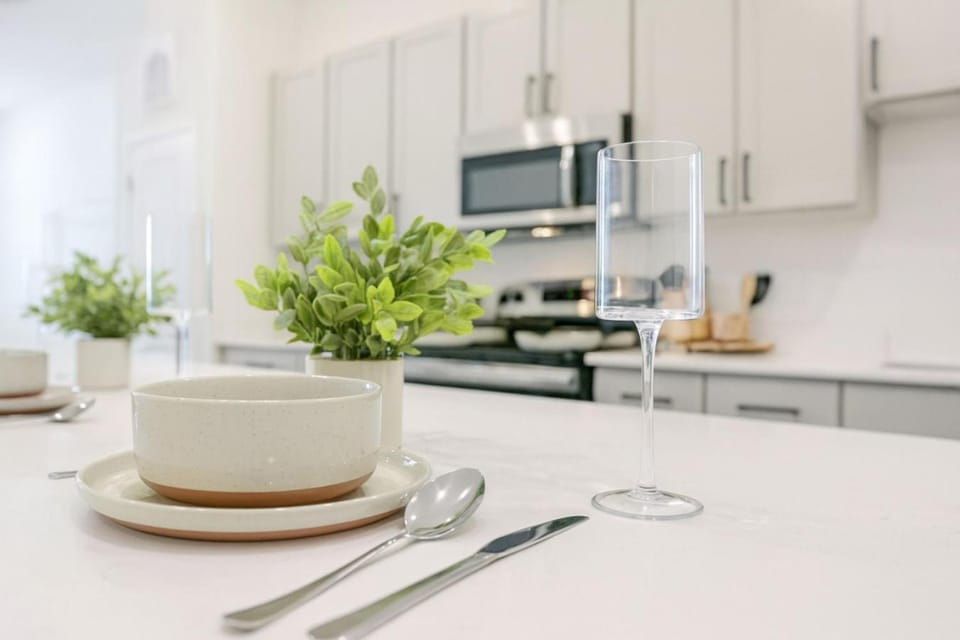 Dining area, kitchen