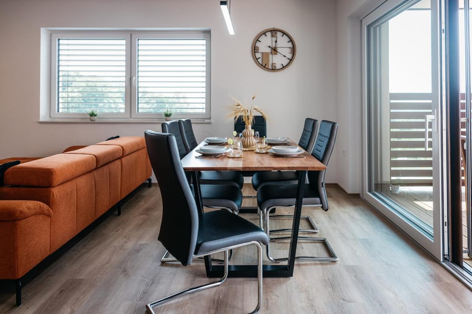 Living room, Seating area, Dining area