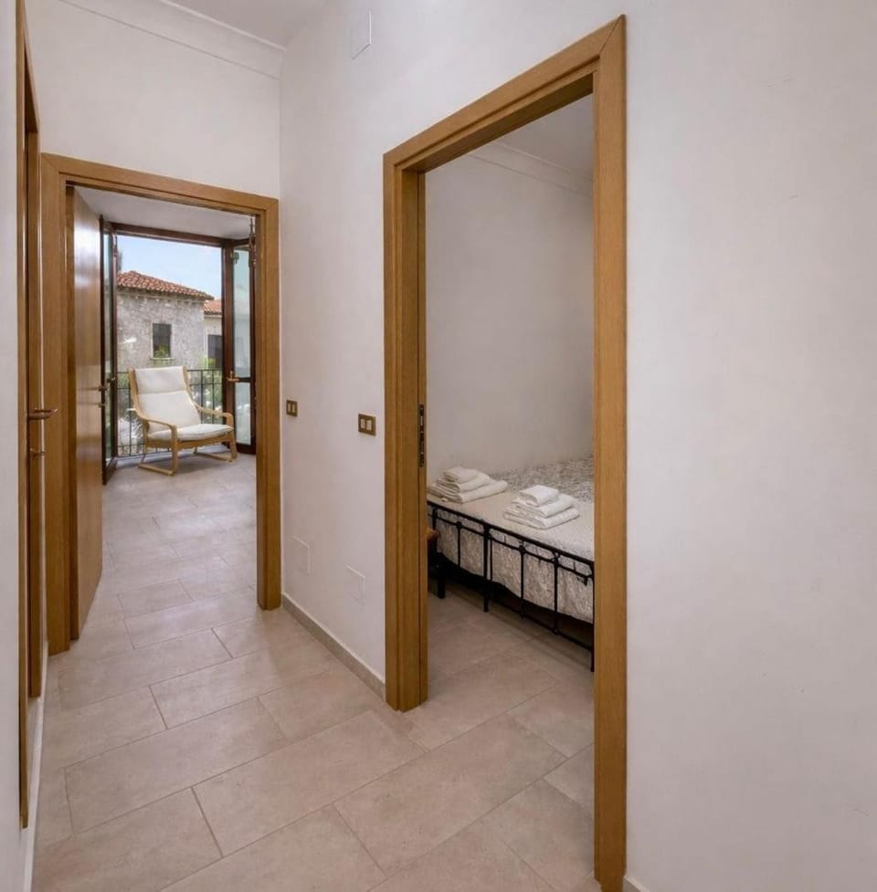 La Chiave di Volta , Dimora del 500 a 5 minuti dal lago House in Molise, Italy