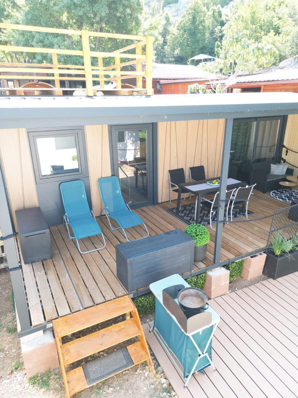 Property building, Patio, Day, Balcony/Terrace, Seating area, Dining area, sunbed