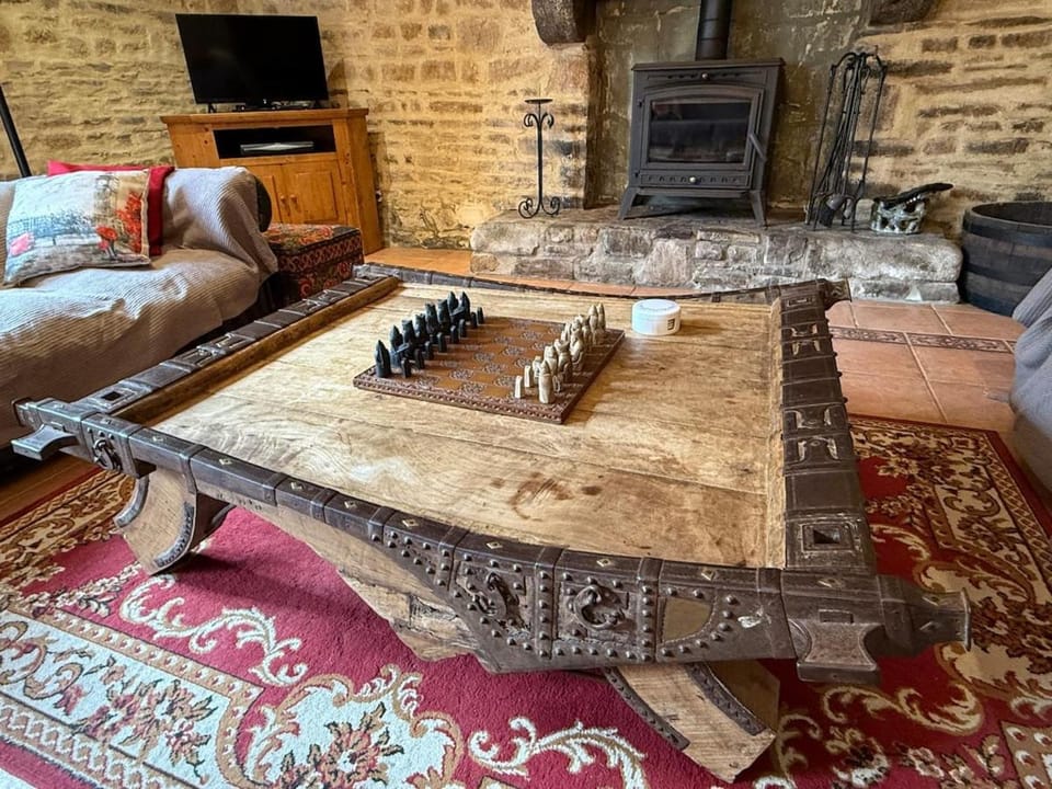 Luxury rural farmhouse retreat ideal for families with a jacuzzi hot tub House in Normandy