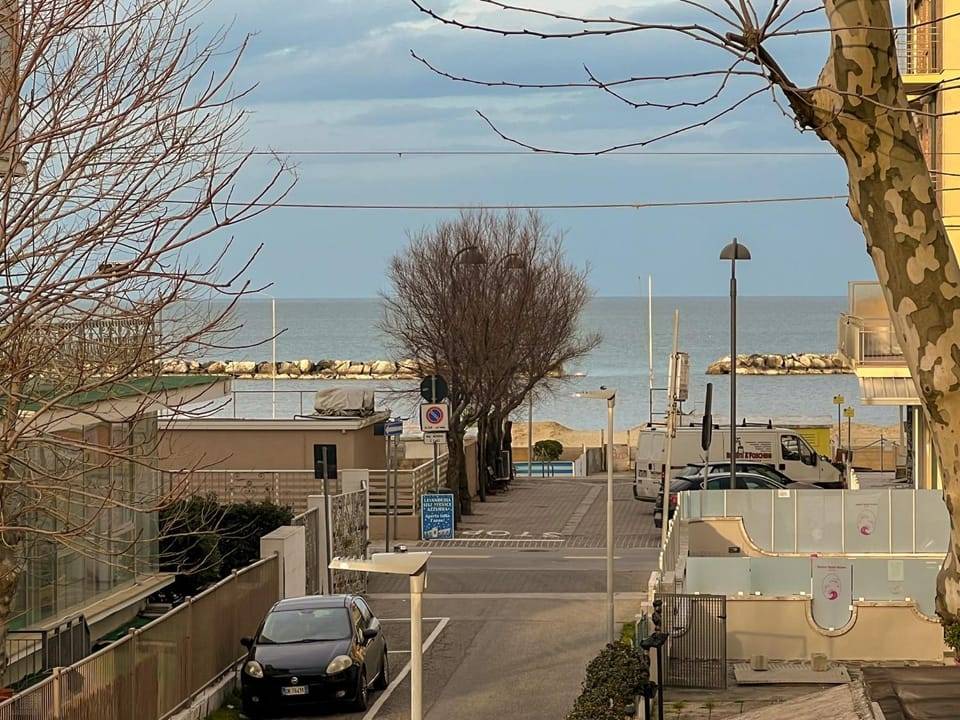 Day, Neighbourhood, Natural landscape, Sea view, Street view, Location