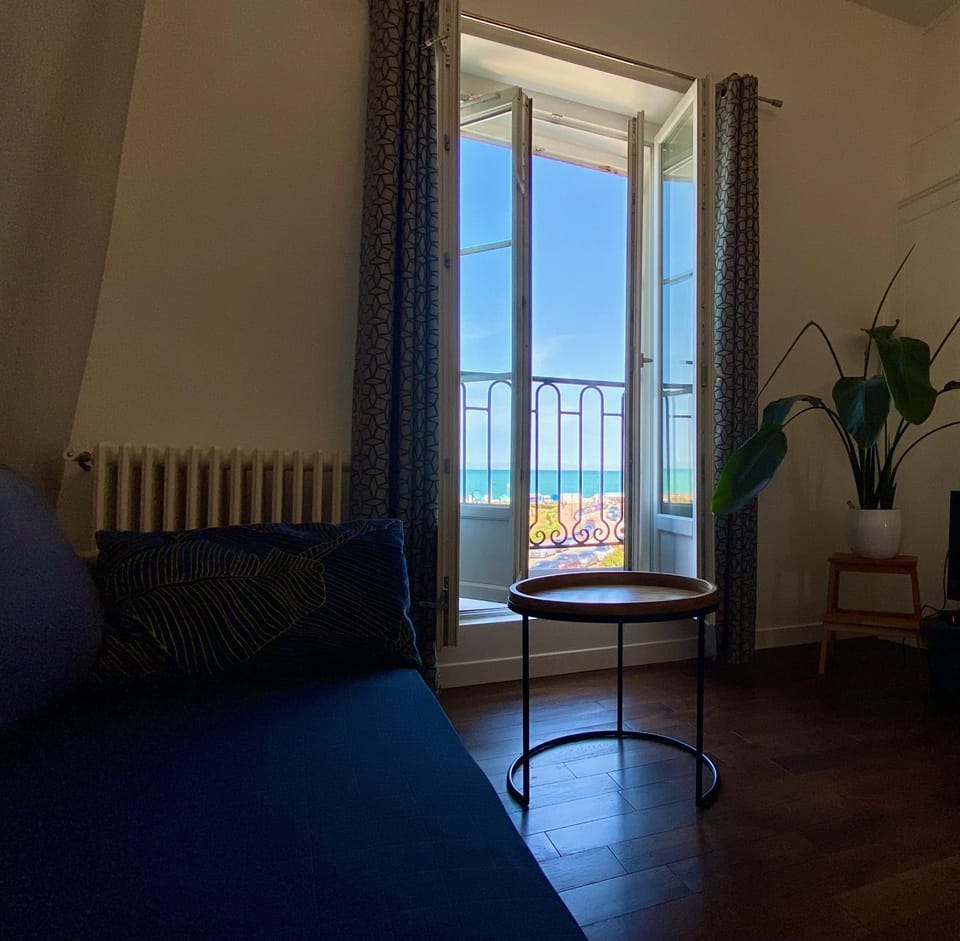 Living room, Sea view
