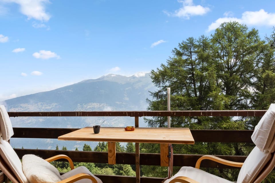 Day, Natural landscape, View (from property/room), Balcony/Terrace, Dining area, Mountain view