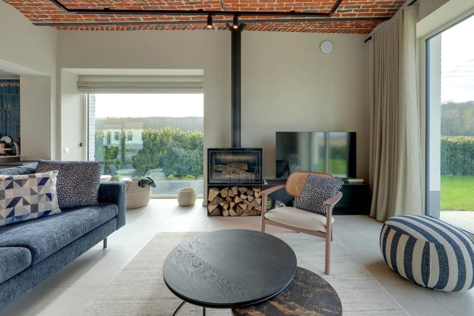 TV and multimedia, Living room, Seating area