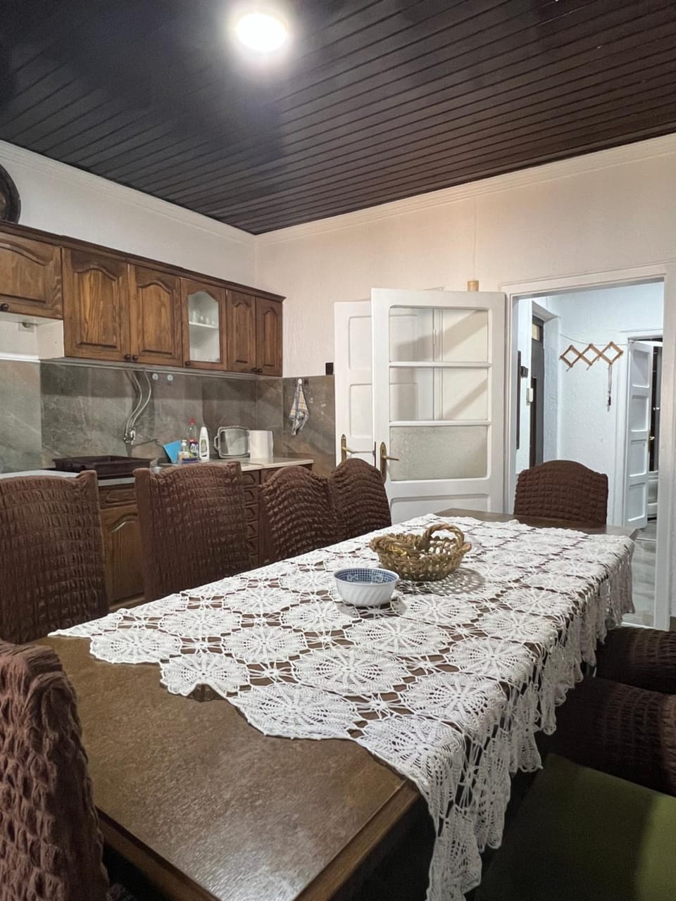 Kitchen or kitchenette, Seating area, Dining area, oven, stove