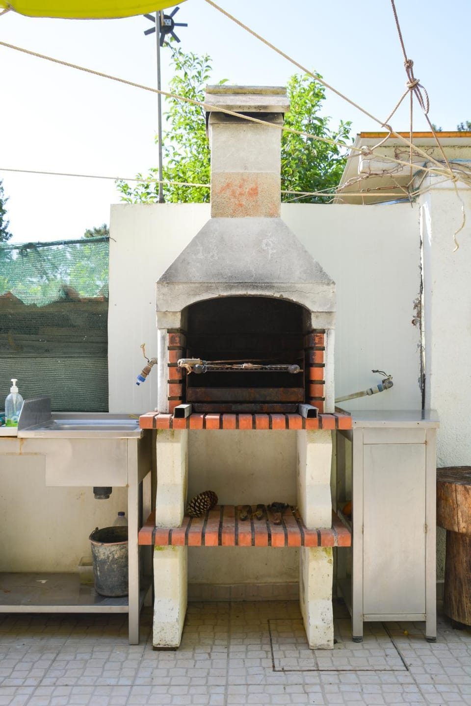 Day, BBQ facilities