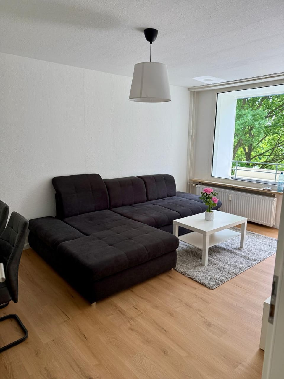 Comfy Modern 4-Bed Apartment, WiFi, 20min DUS, 5min A46 Apartment in North Rhine-Westphalia