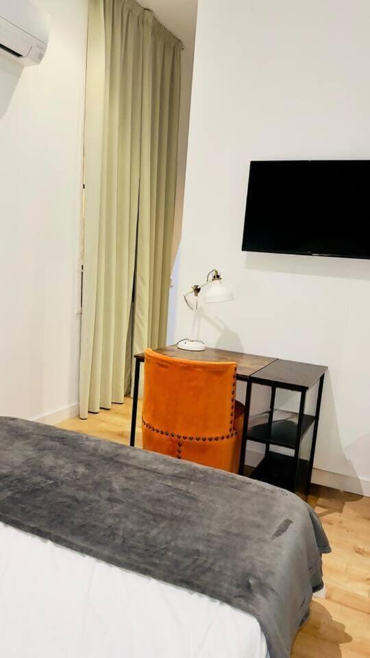 Habitación Plaza Zerolo C Bed and Breakfast in Centro