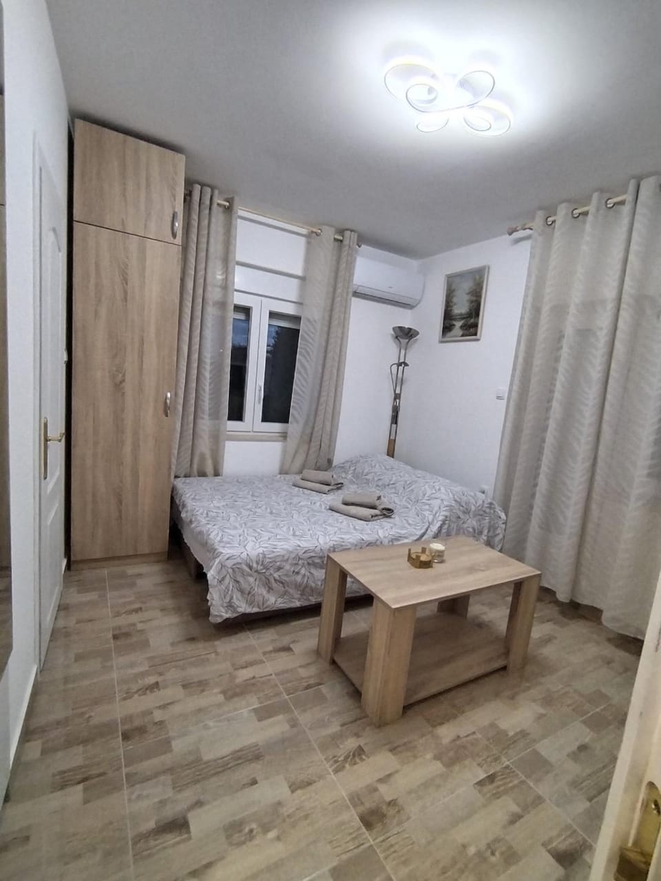 Balcony/Terrace, Photo of the whole room, internet, wardrobe, air conditioner