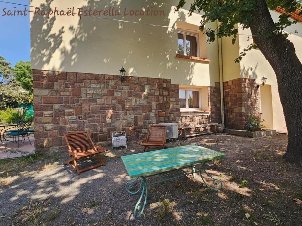 Garden, Garden, Seating area, Garden view, sunbed