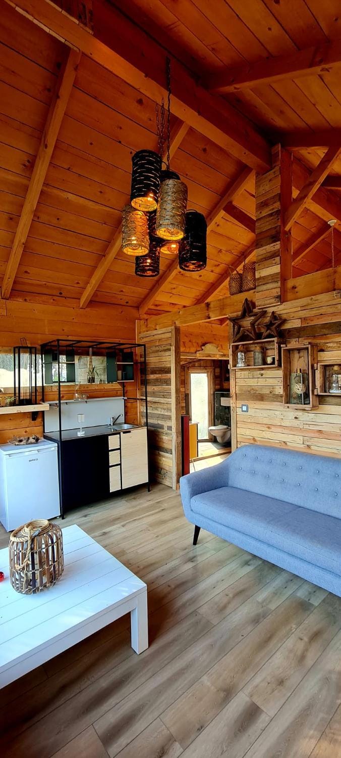 Kitchen or kitchenette, Seating area