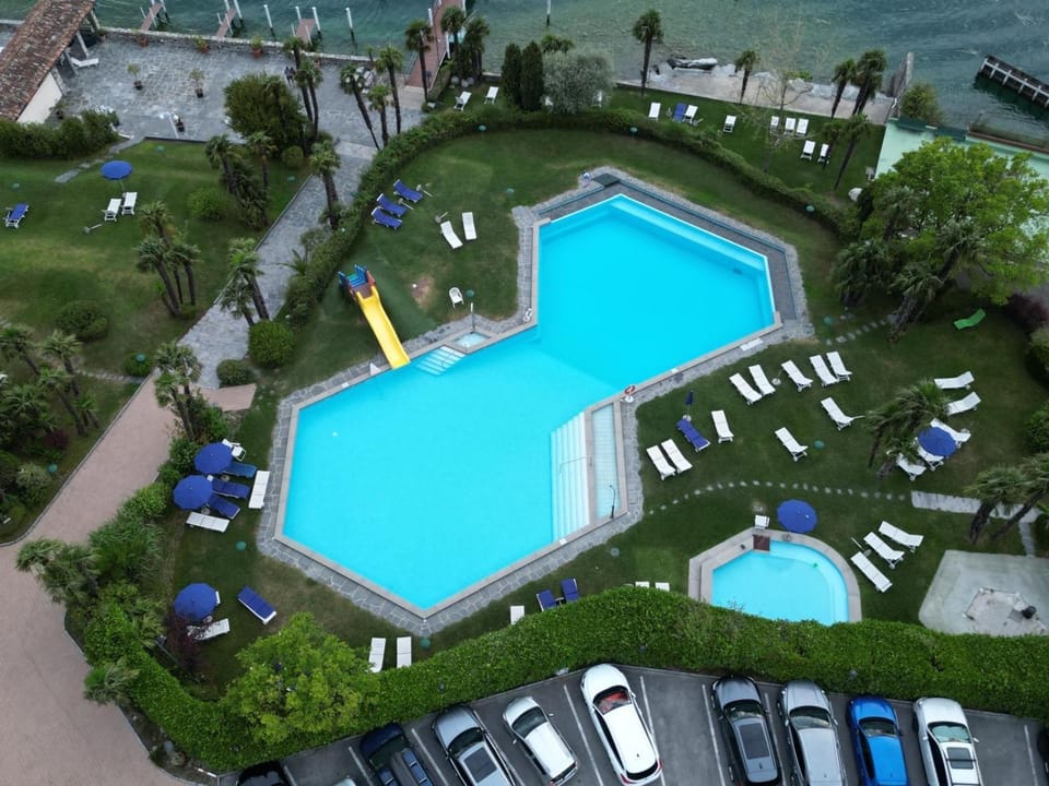 Bird's eye view, Swimming pool, Parking, sunbed