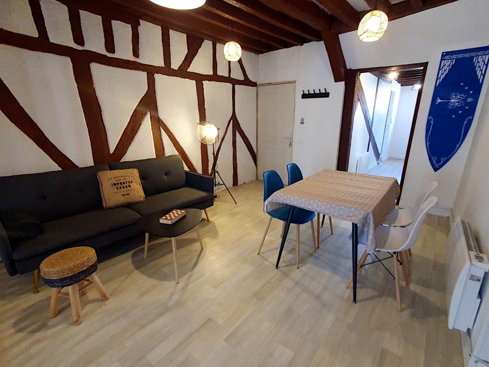 Communal lounge/ TV room, Living room, Dining area, Meals