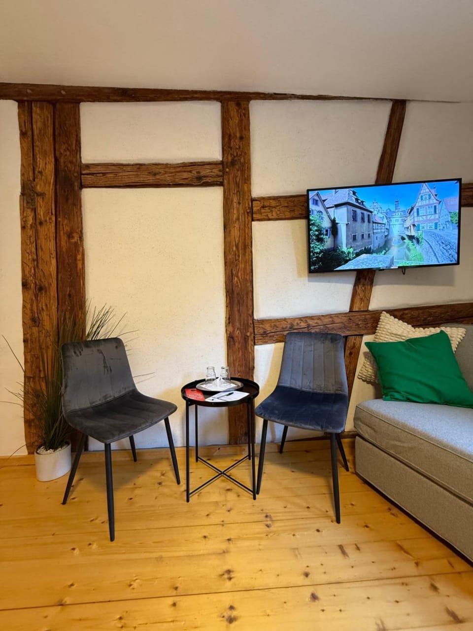 TV and multimedia, Seating area