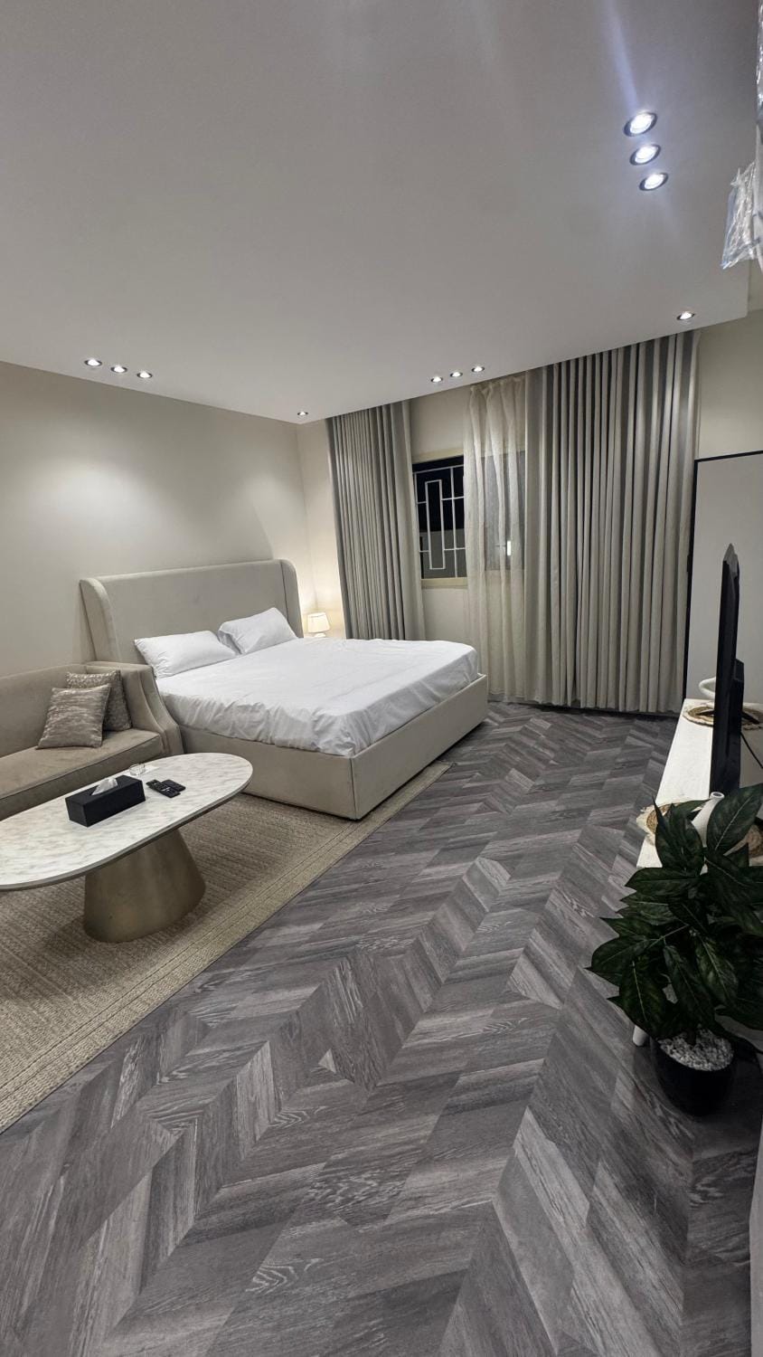 Bed, TV and multimedia, Living room, Photo of the whole room, Seating area