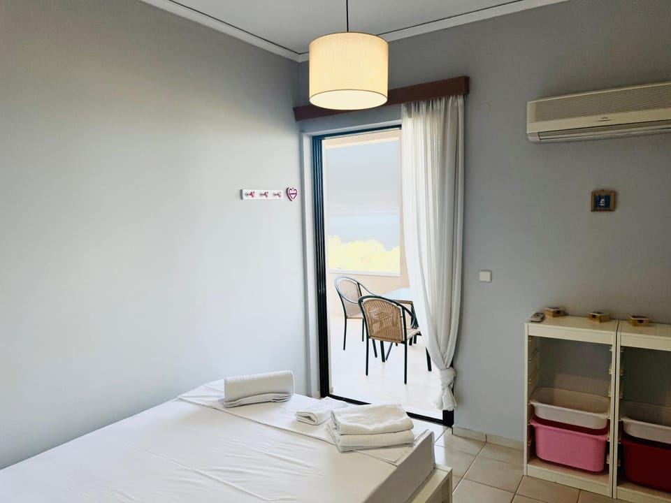 Photo of the whole room, Bedroom, internet, towels, air conditioner