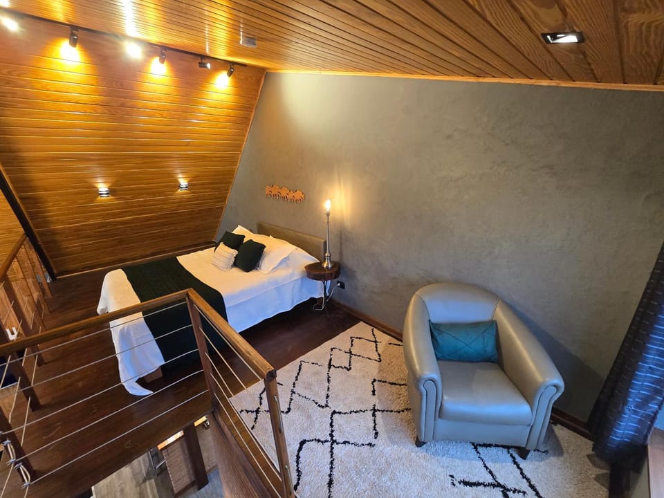 Chalé Canário com Lareira, Hidromassagem Acima das Nuvens Chalet in State of São Paulo