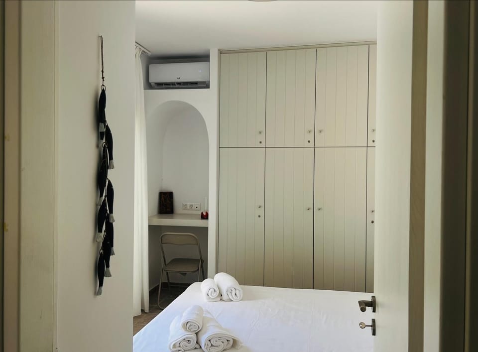 Bed, Photo of the whole room, Bedroom, towels, wardrobe