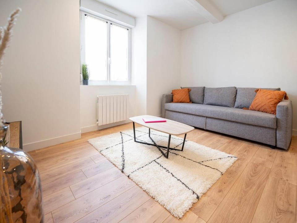 Living room, internet