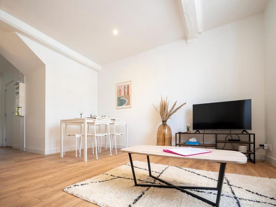 TV and multimedia, Living room, Dining area