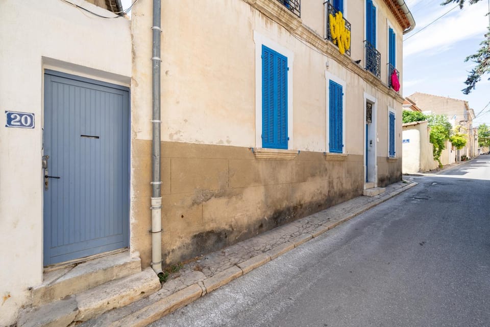 Property building, Street view