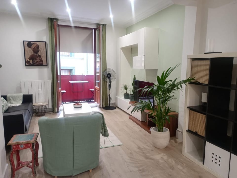TV and multimedia, Balcony/Terrace, Living room, Decorative detail, heating