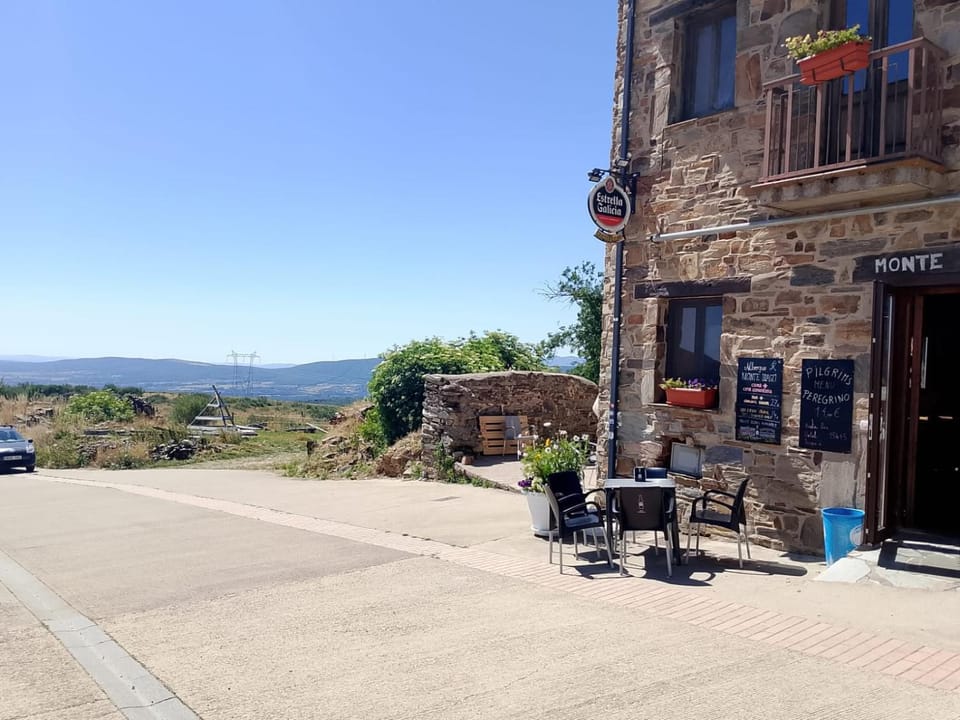 Albergue Monte irago Hostel in Castile and León