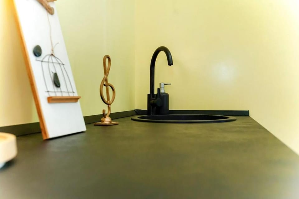 Kitchen or kitchenette, Decorative detail
