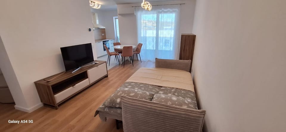 Living room, Photo of the whole room