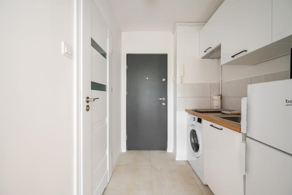 Kitchen or kitchenette, oven, stove