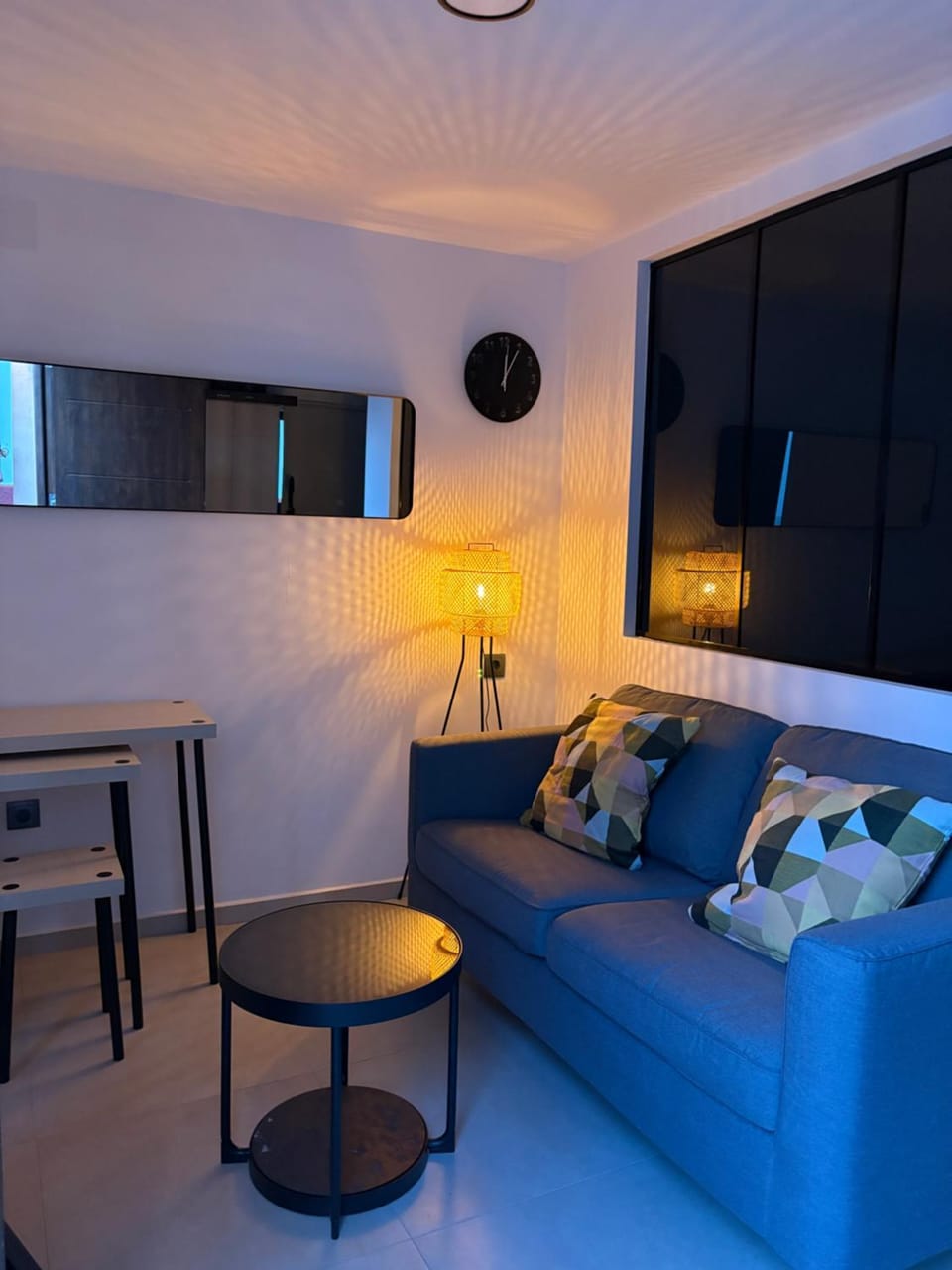 Living room, Photo of the whole room, Seating area