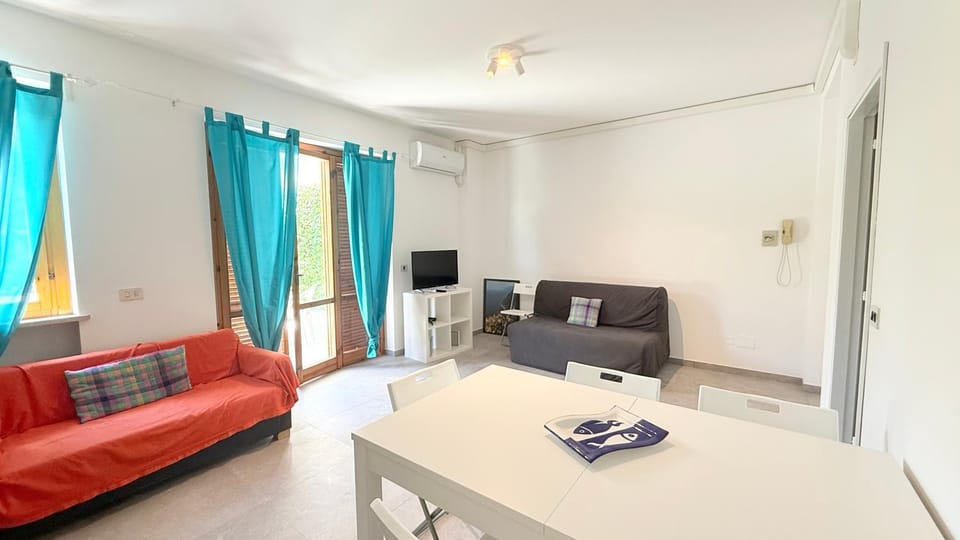 N305 - Numana, comodo trilocale con giardino Apartment in Numana