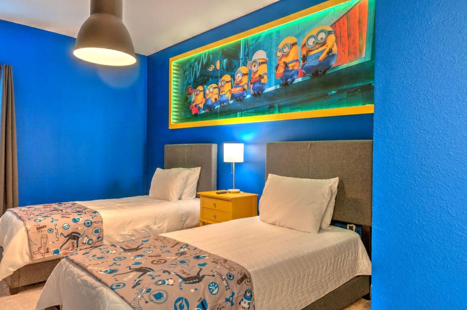 Photo of the whole room, Seating area, Bedroom