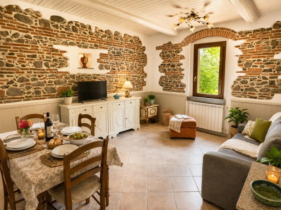TV and multimedia, Seating area, Dining area