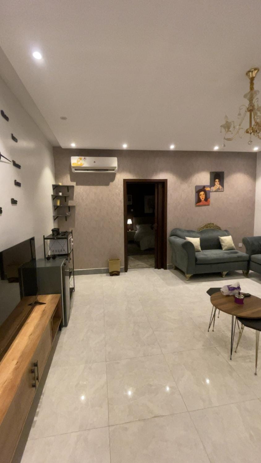 شقه فاخره بمدخل ذاتي Apartment in Jeddah