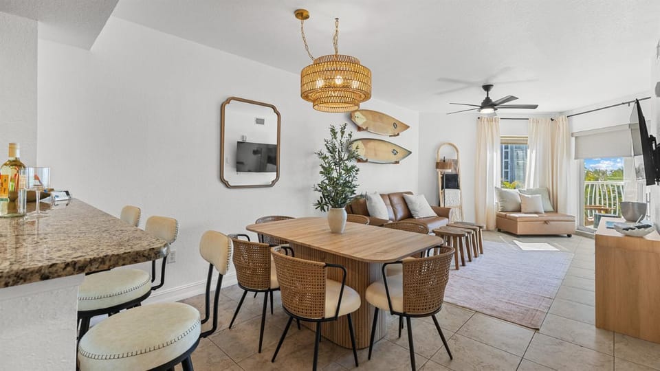 Beach Escape Heated Pool Sleeps 7 Apartment in Treasure Island