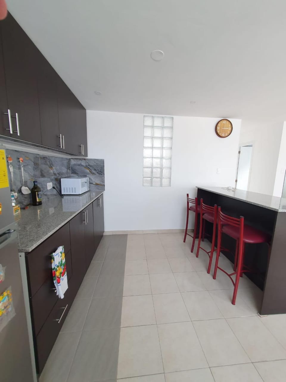 Kitchen or kitchenette, Dining area, minibar