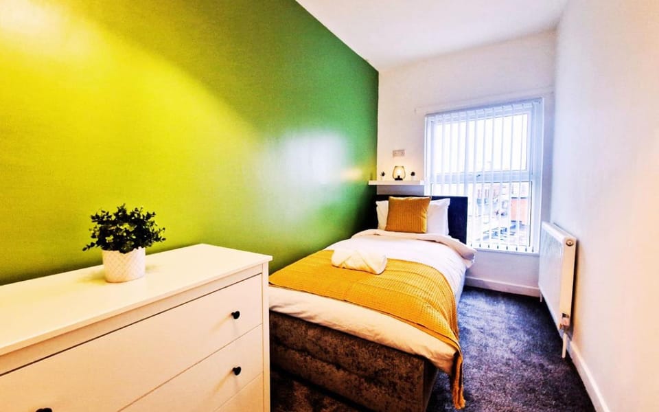 Bed, Bedroom, furniture, heating, internet, towels