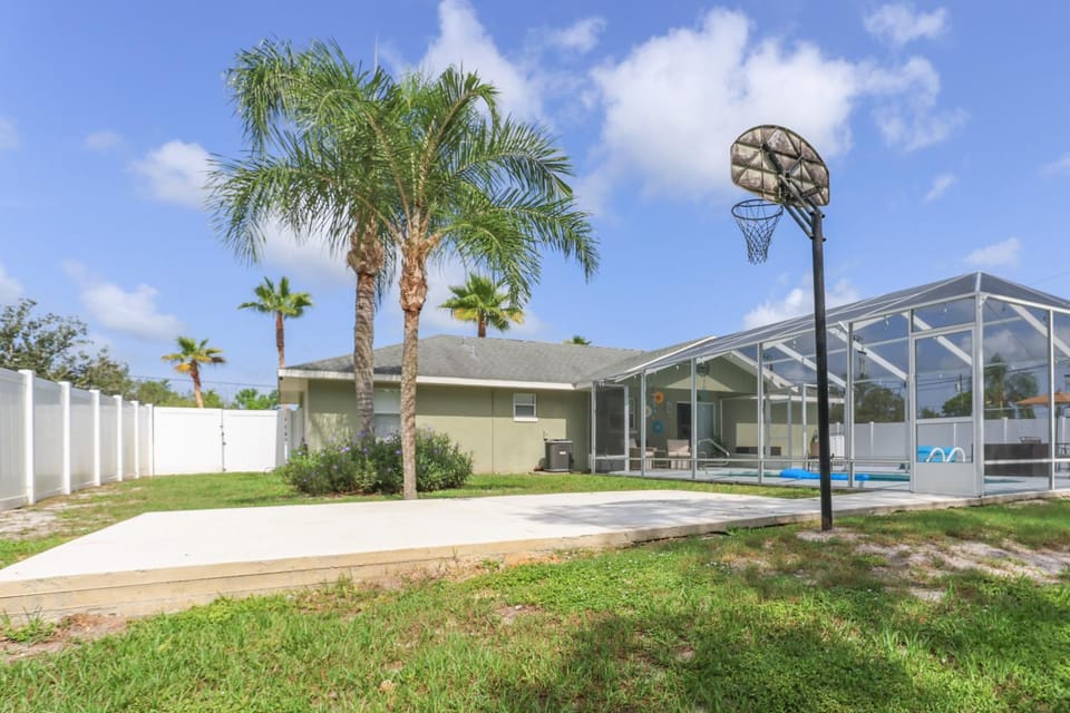 5 Mi to Highlands Hammock: Home w/ Fenced-In Yard House in Sebring