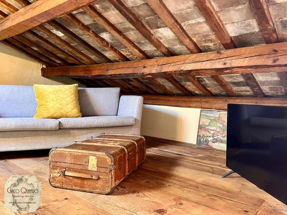 TV and multimedia, Seating area