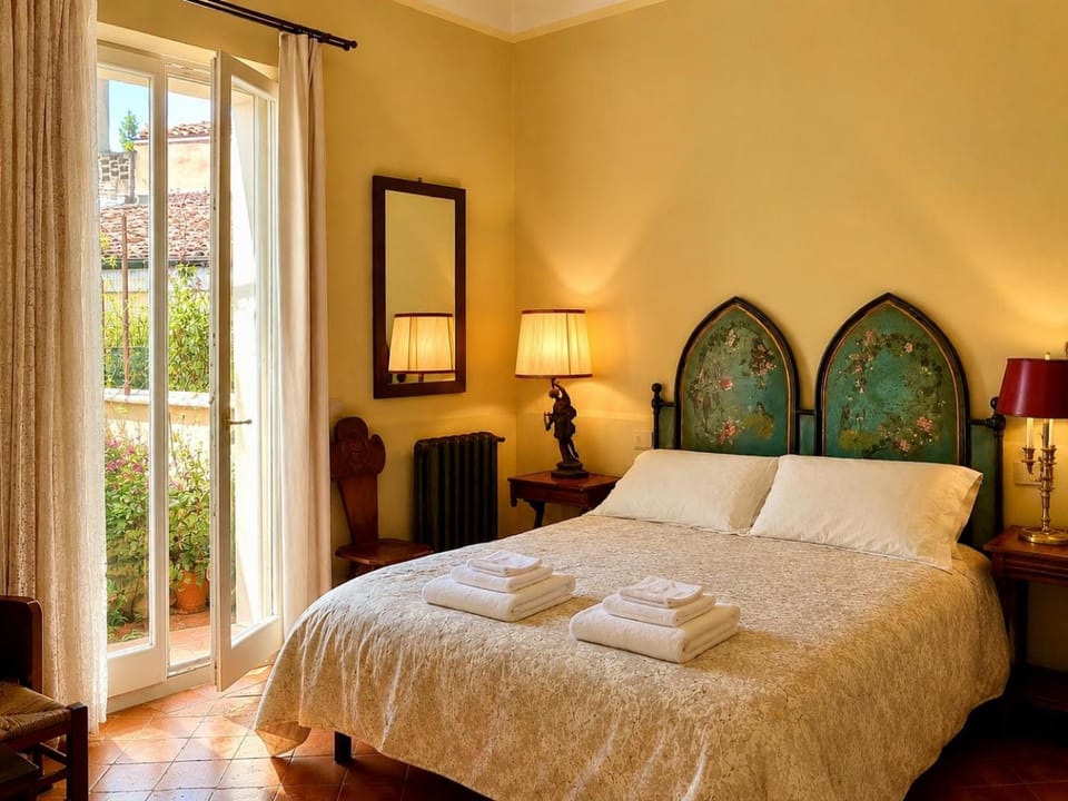 Bed, Balcony/Terrace, Bedroom